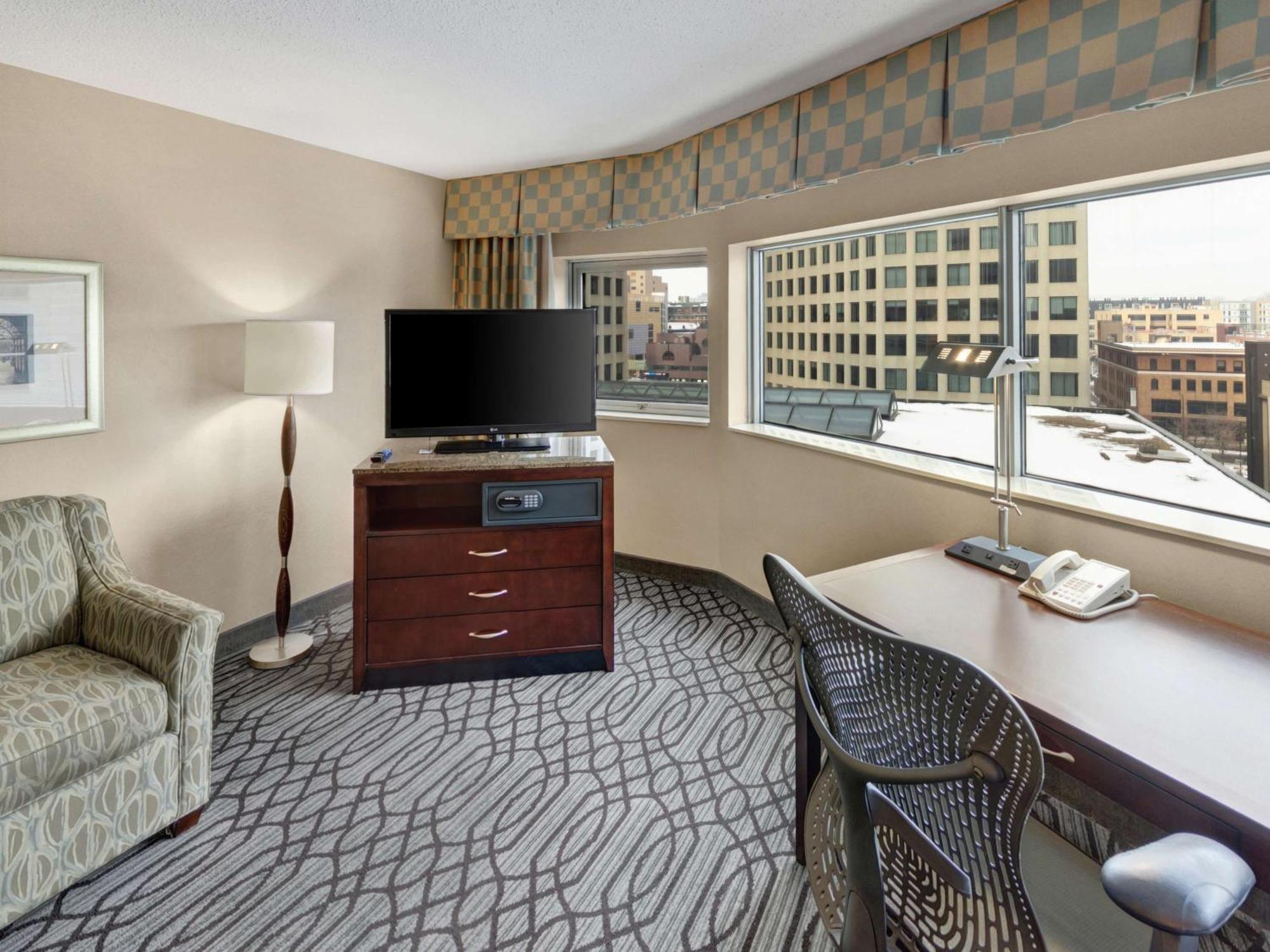 Doubletree By Hilton St Paul Downtown Saint Paul Exterior foto